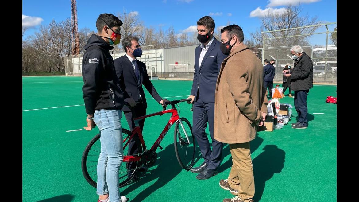 La Comunidad de Madrid entrega nuevo material deportivo a 27 federaciones para sus centros y programas 
