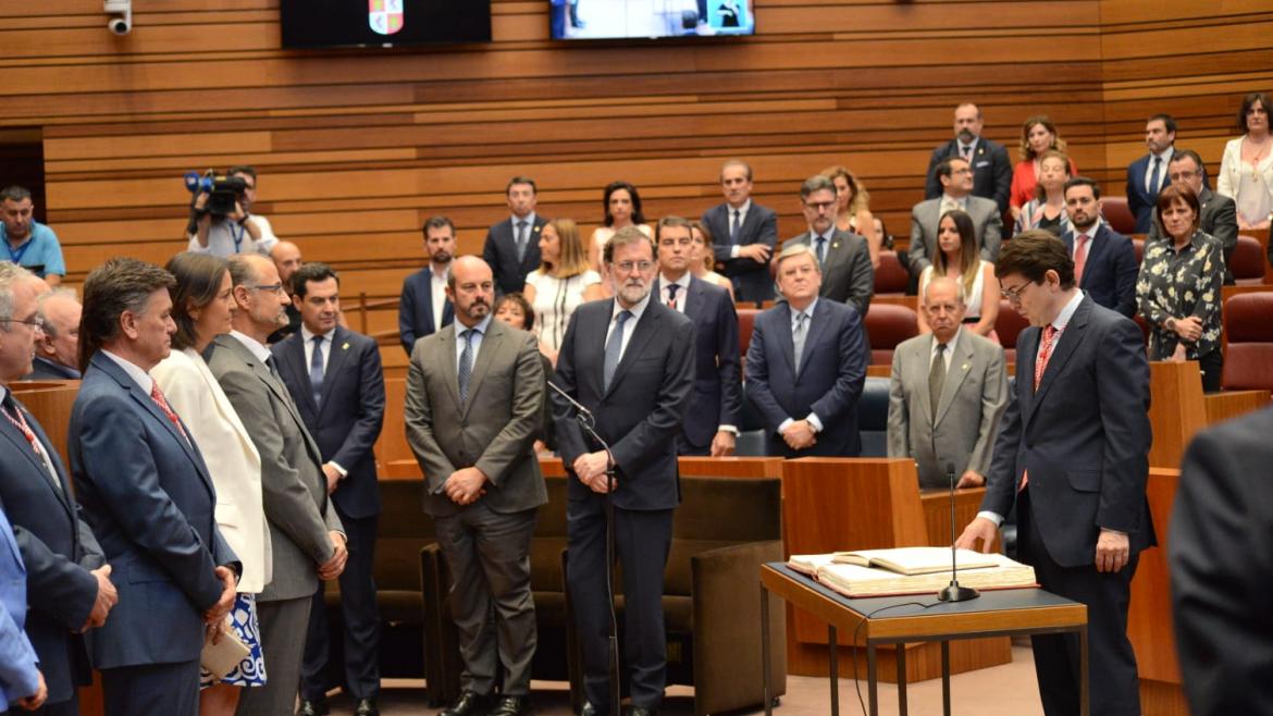 Rollán asiste a la toma de posesión de Fernández Mañueco como presidente de la Junta de Castilla y León