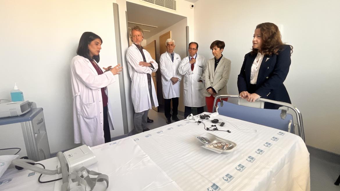 Matute visita la Unidad del Sueño y Epilepsia del Hospital público Ramón y Cajal La consejera Fátima Matute en el Hospital público Ramón y Cajal