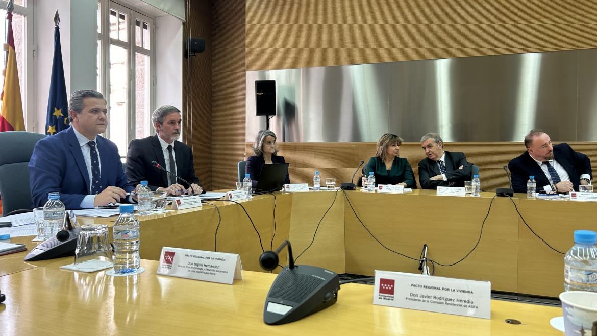 El consejero Jorge Rodrigo durante la primera reunión técnica del Pacto Regional por la Vivienda