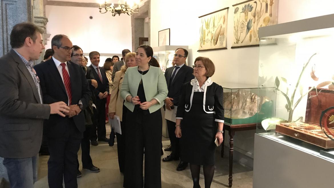 El consejero de Educación e Investigación, Rafael van Grieken, ha visitado el instituto San Isidro, considerado el más antiguo de España El consejero de Educación e Investigación, Rafael van Grieken, ha visitado el instituto San Isidro, considerado el más antiguo de España