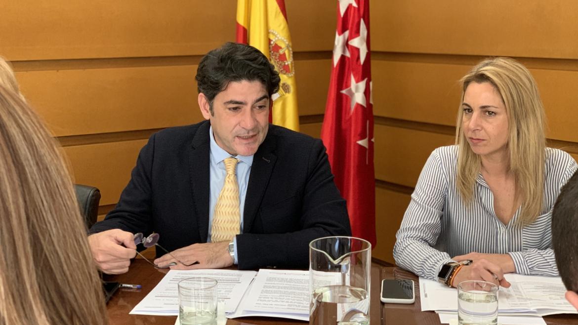 Móstoles contará con 1.352 viviendas del Plan Vive de la Comunidad de Madrid David Pérez durante la reunión
