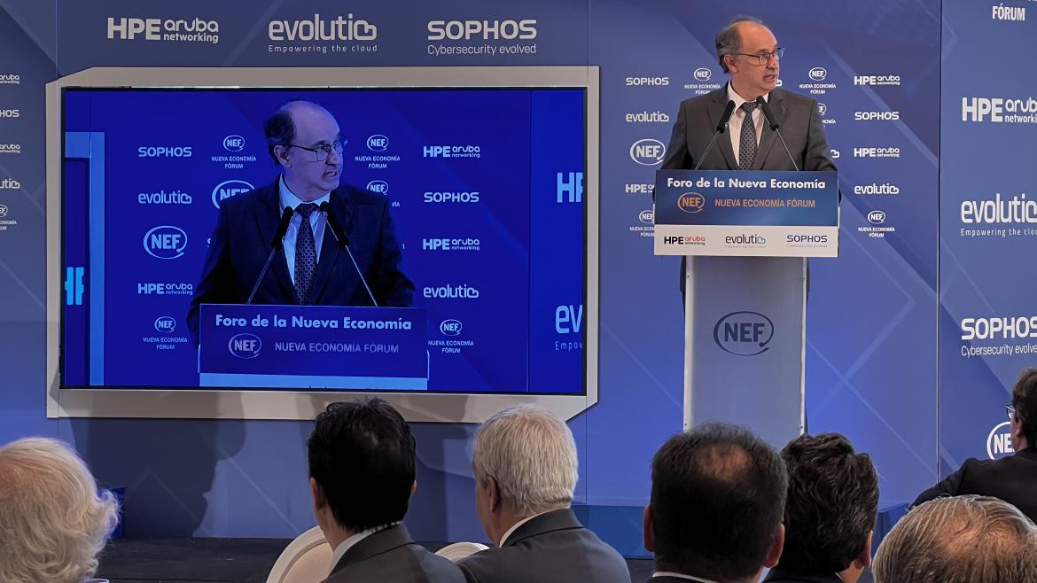 López-Valverde participa en el desayuno informativo organizado por Nueva Economía Fórum El consejero Miguel López-Valverde durante el desayuno informativo organizado por Nueva Economía Fórum