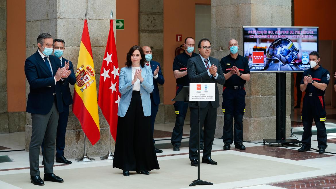 Isabel Díaz Ayuso acuerdo bomberos Leganés Isabel Díaz Ayuso firma un acuerdo con el Ayuntamiento de Leganés