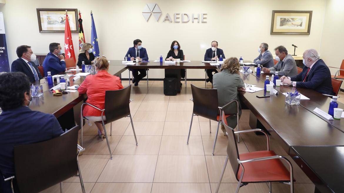 Isabel Díaz Ayuso mantiene un encuentro con los empresarios del Corredor del Henares Isabel Díaz Ayuso durante el encuentro con los empresarios del Corredor del Henares