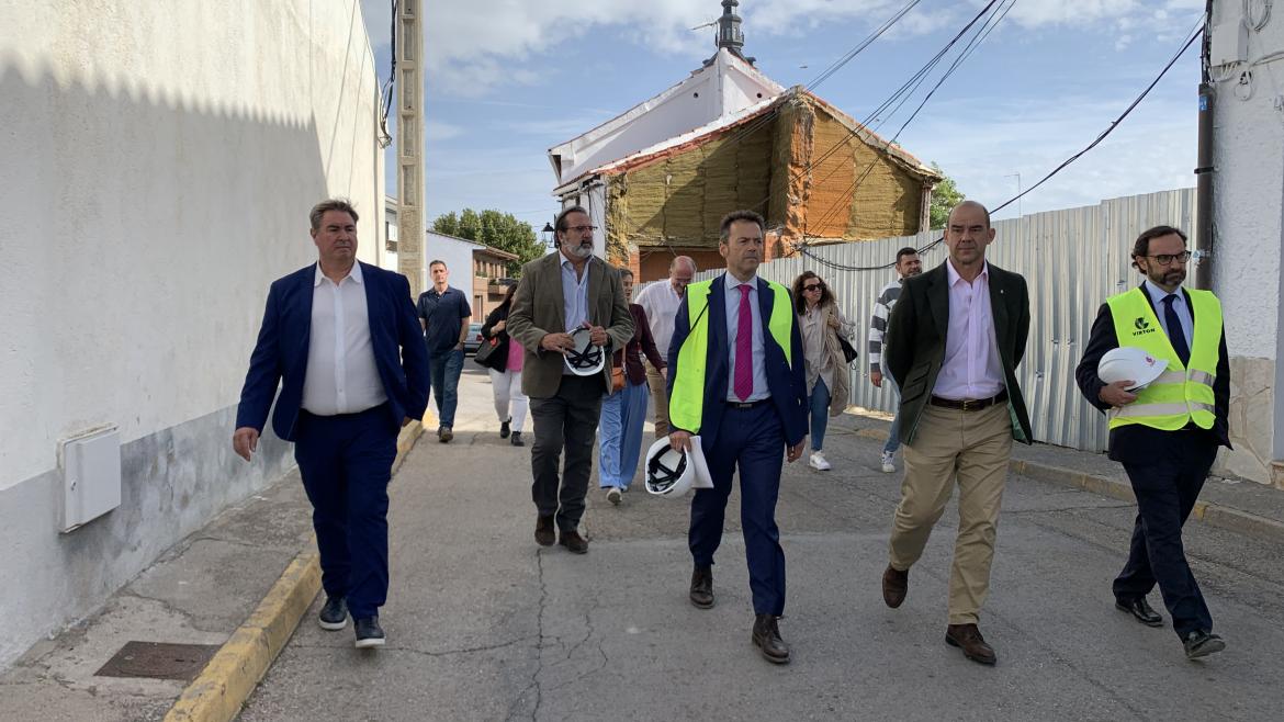 La Comunidad de Madrid inicia en Torrejón de Velasco la segunda fase de la operación asfaltado y acerado de las calles del casco antiguo José Antonio Sánchez en Torrejón de Velasco
