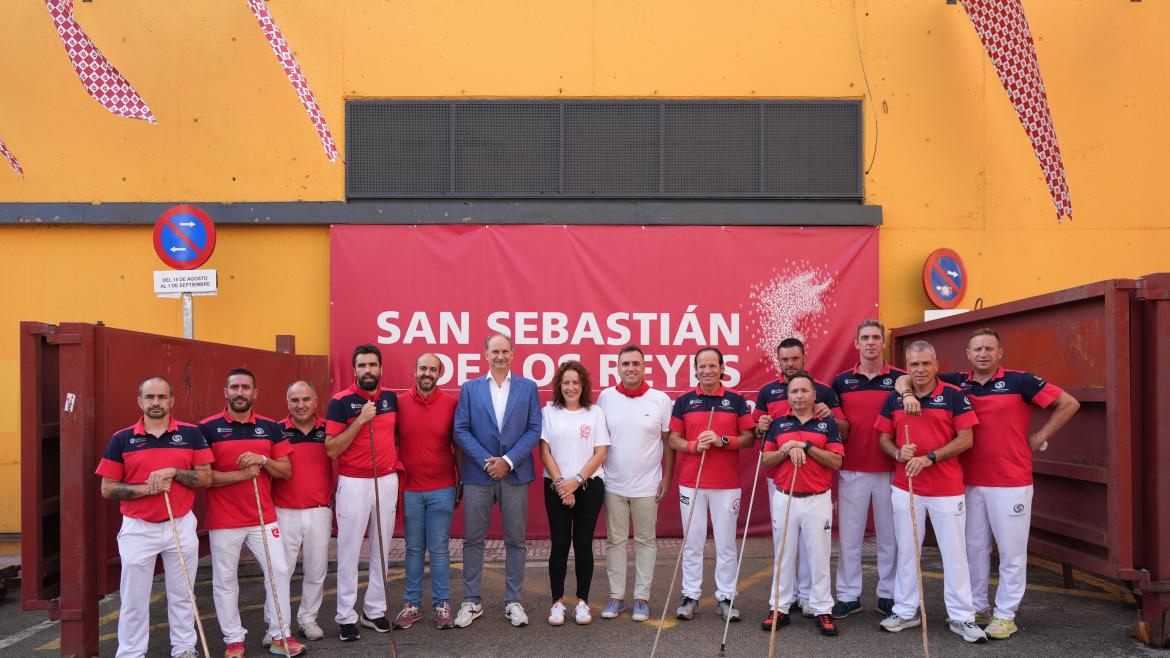 Miguel López-Valverde en San Sebastián de los Reyes supervisa el dispositivo digital de seguridad en sus fiestas