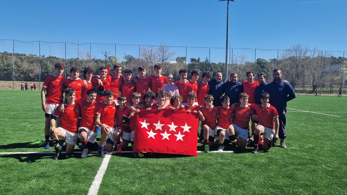 Marta Rivera de la Cruz en el campo de rugby de Puerta de Hierro
