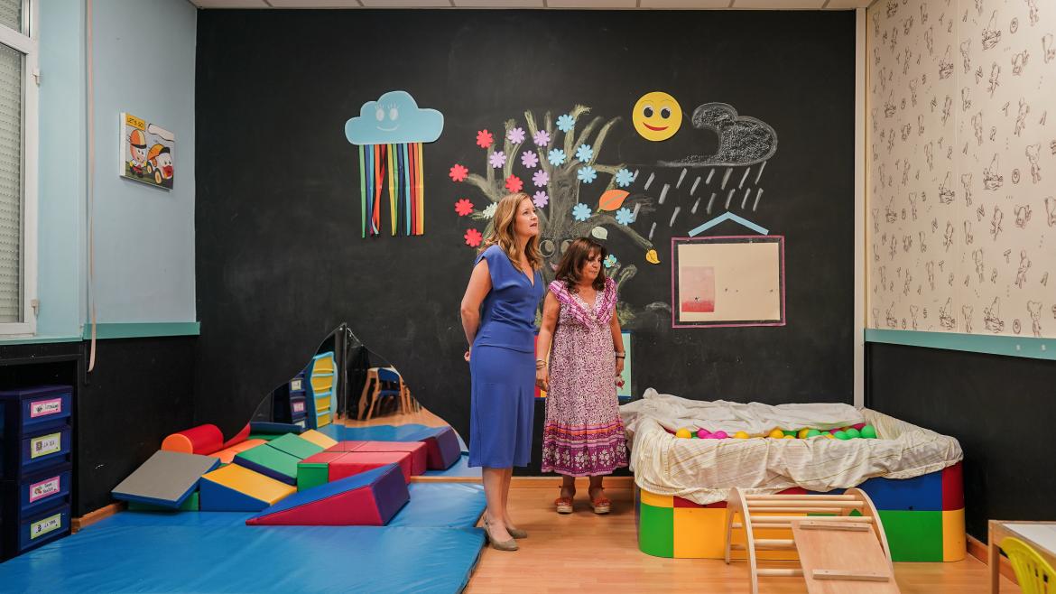 Dávila visita la Residencia infantil El Valle La consejera Ana Dávila durante su visita a la Residencia infantil El Valle