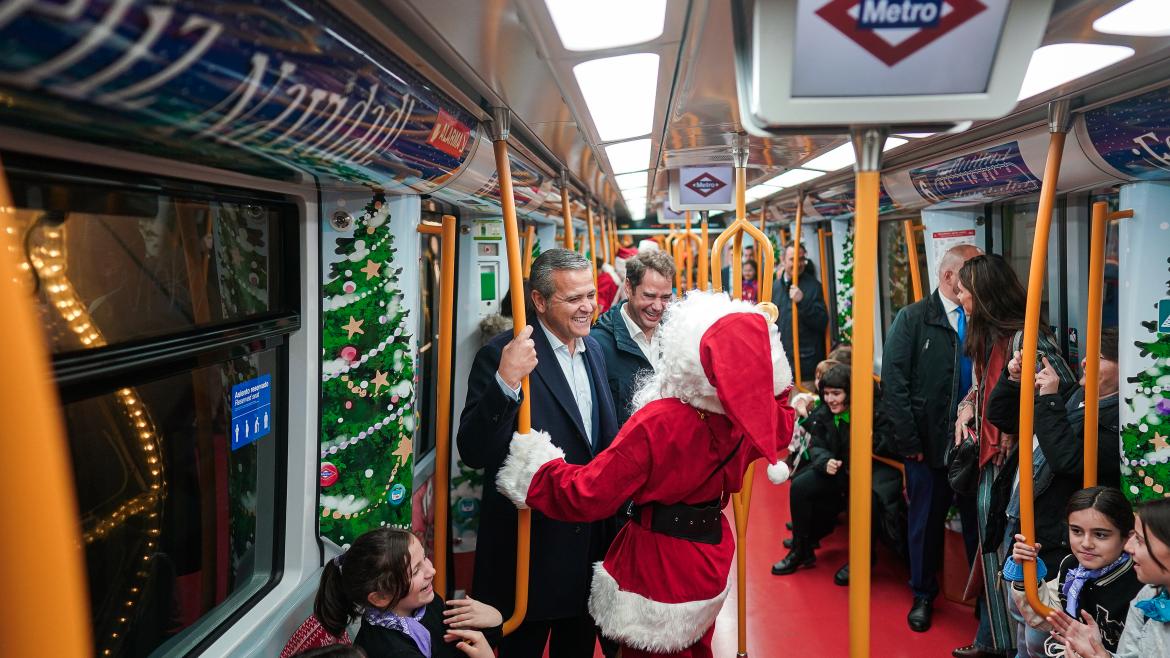 El consejero Jorge Rodrigo durante la inauguración del Tren de la Navidad