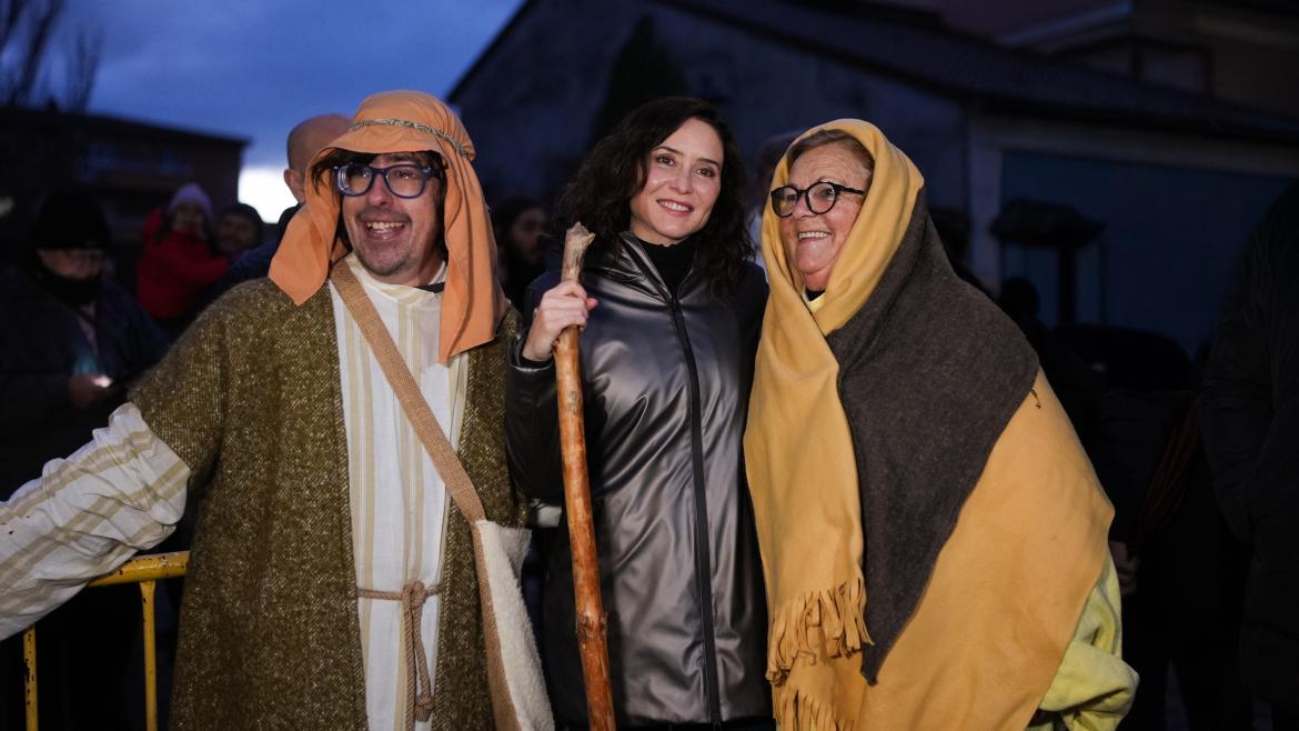 Díaz Ayuso en el Belén Viviente de Buitrago del Lozoya: “Es maravilloso ver cómo se vive la Navidad en Madrid de manera tan auténtica”