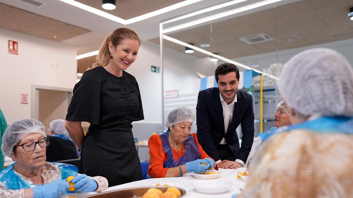 La consejera Ana Dávila durante la inauguración del nuevo Centro de Día de Torrejón de Ardoz