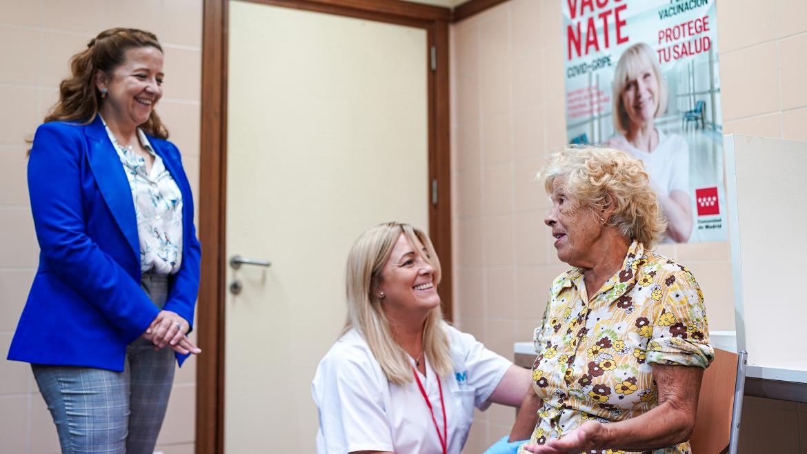 La consejera Fátima Matute durante su visita al Centro de Salud Alpes de la capital