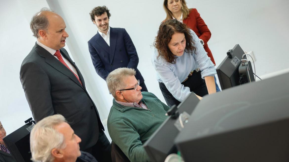 López-Valverde visita el Centro de Capacitación Digital de San Sebastián de los Reyes El consejero Miguel López-Valverde durante su visita al Centro de Capacitación Digital de San Sebastián de los Reyes