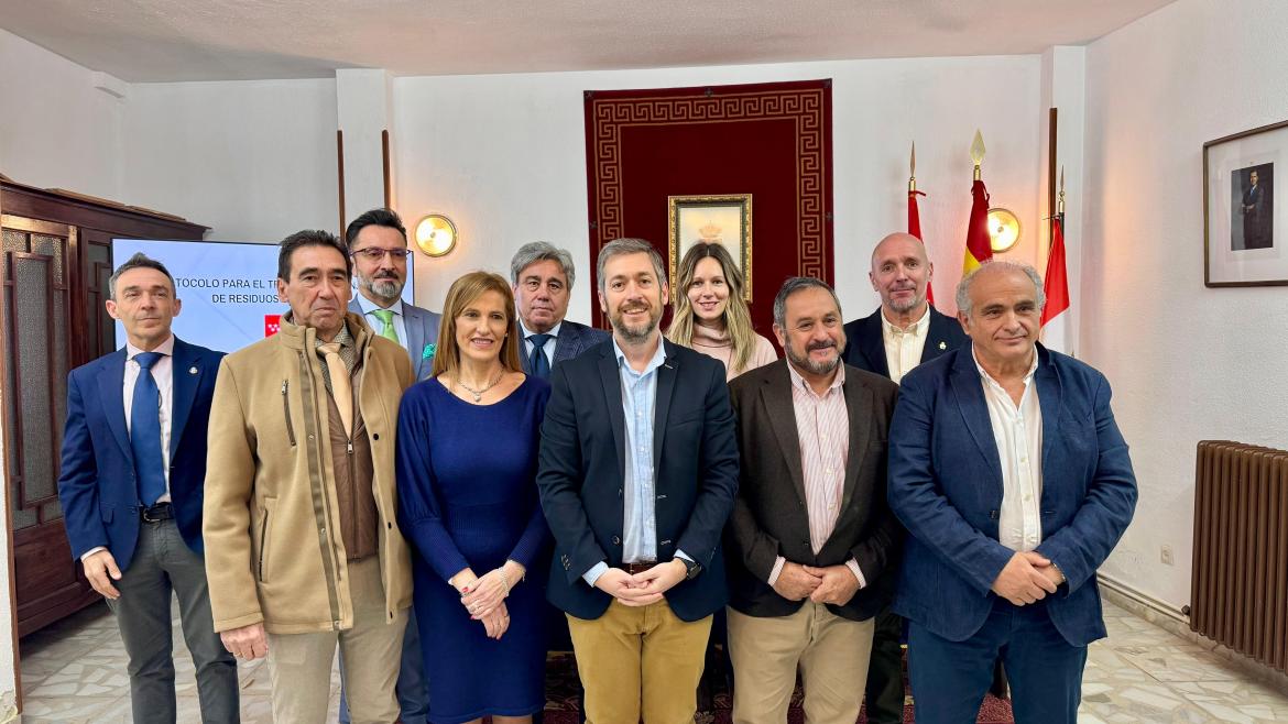 El consejero Miguel Ángel García Martín durante la firma de un protocolo para el tratamiento de residuos 