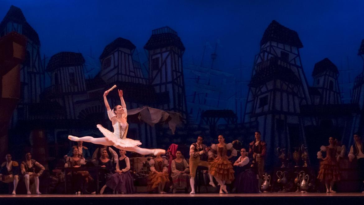 escena danza bailarina