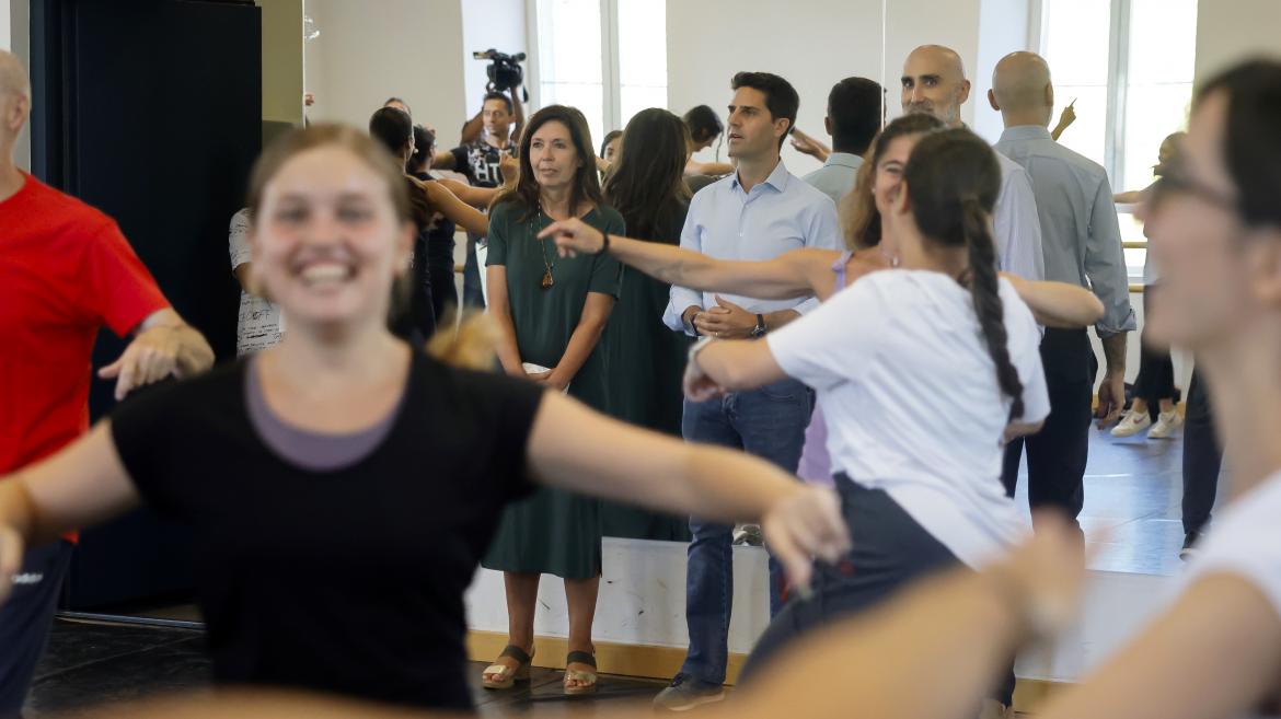 Emilio Viciana en un momento de su visita a un curso de formación de auxiliares de danza