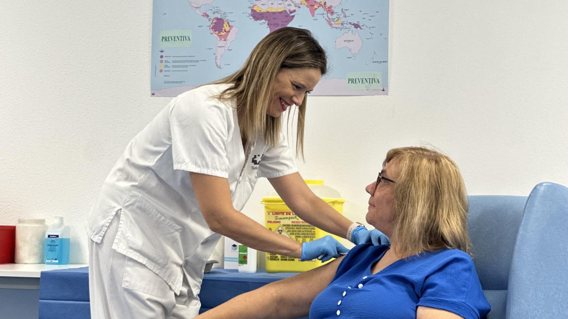 Imagen de cabecera #0 de la página de "La Comunidad de Madrid incorpora un nuevo Centro de Vacunación Internacional en el Hospital público de Móstoles"