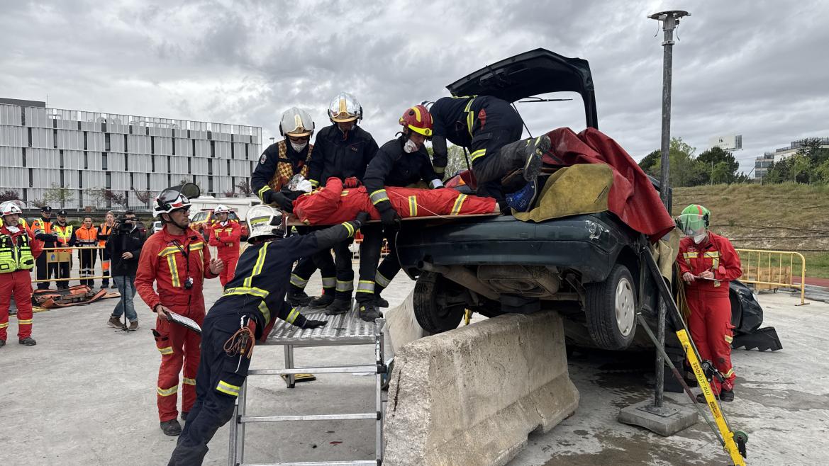 bomberos que representarán a la región en el Encuentro Nacional de Rescate en Accidentes de Tráfico