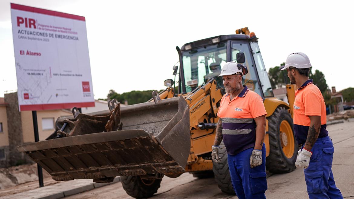 Trabajadores de una obra en un municipio