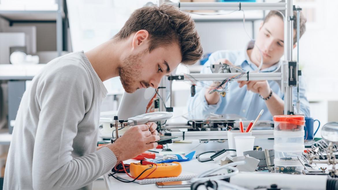 Imagen de joven trabajando
