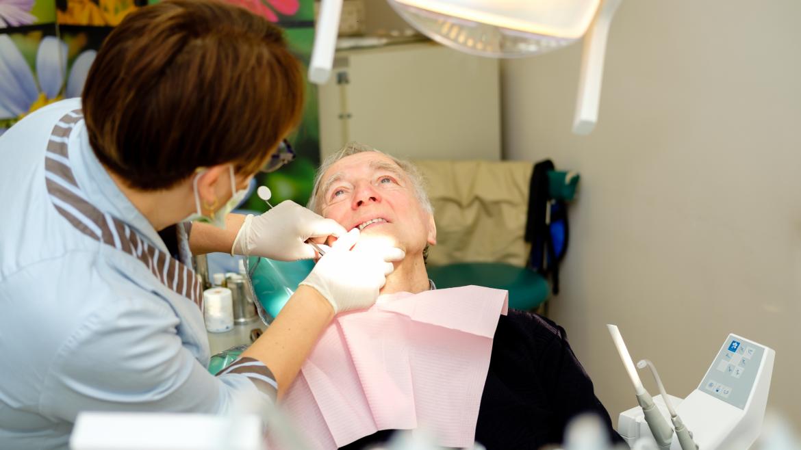 Mayor en el Dentista