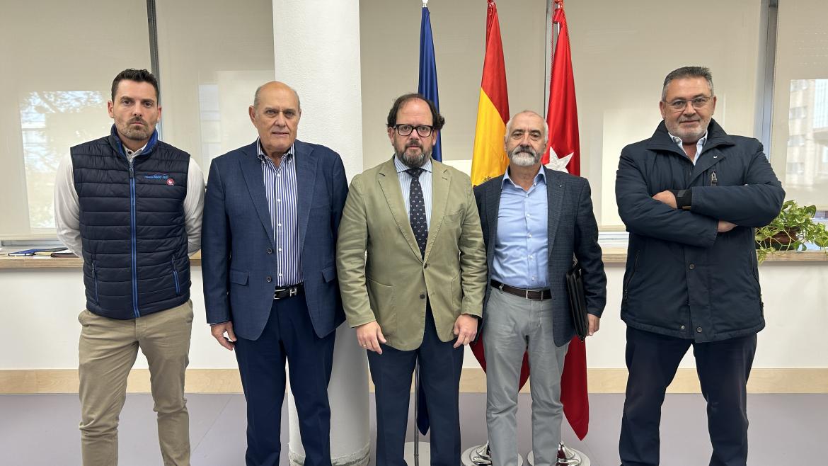 La Comunidad de Madrid lanza un proyecto piloto de vigilancia avanzado para aumentar la seguridad de los taxistas El director general Luis Miguel Torres
