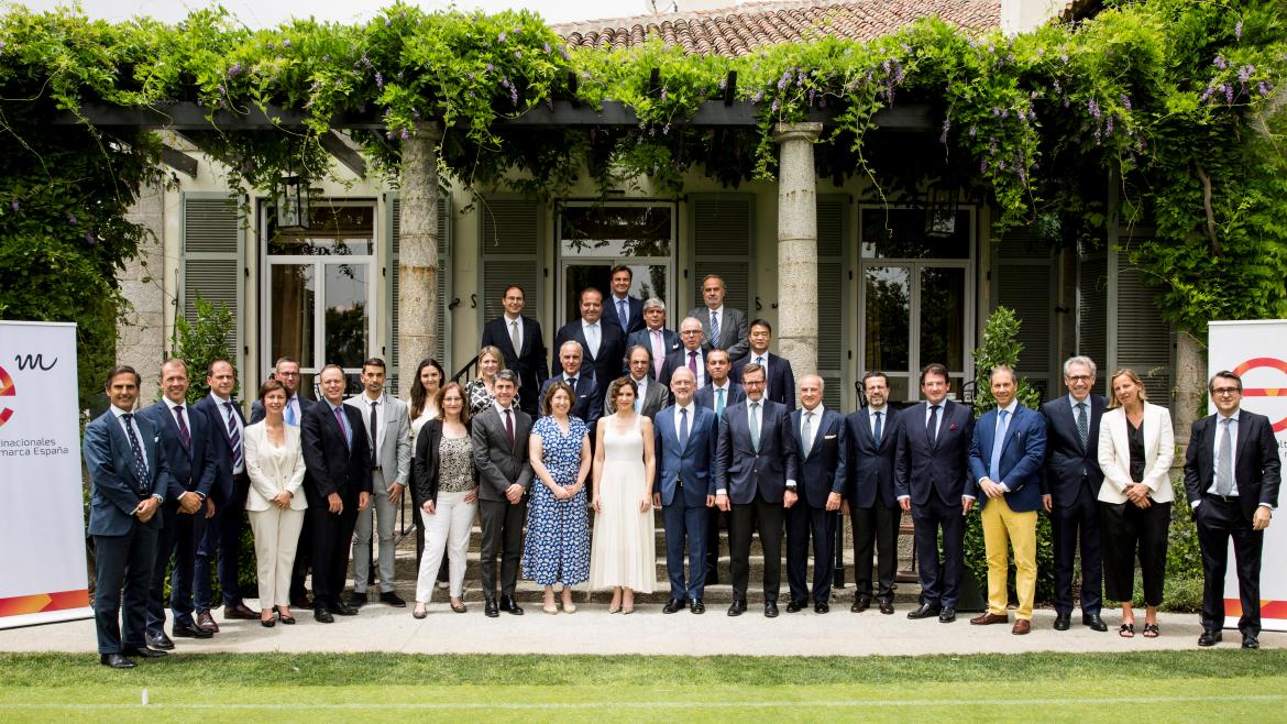La presidenta con algunos representantes de multinacionales