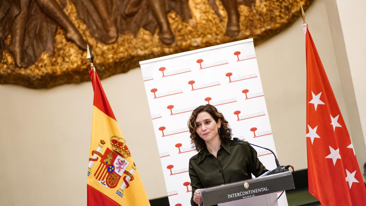 La presidenta durante su intervención en el desayuno con la Asociación Madrileña de la Empresa Familiar