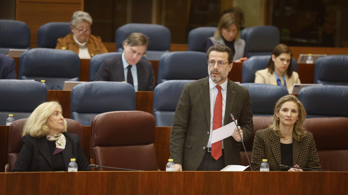 El consejero Javier Lasquetty durante su intervención en la Asamblea regional