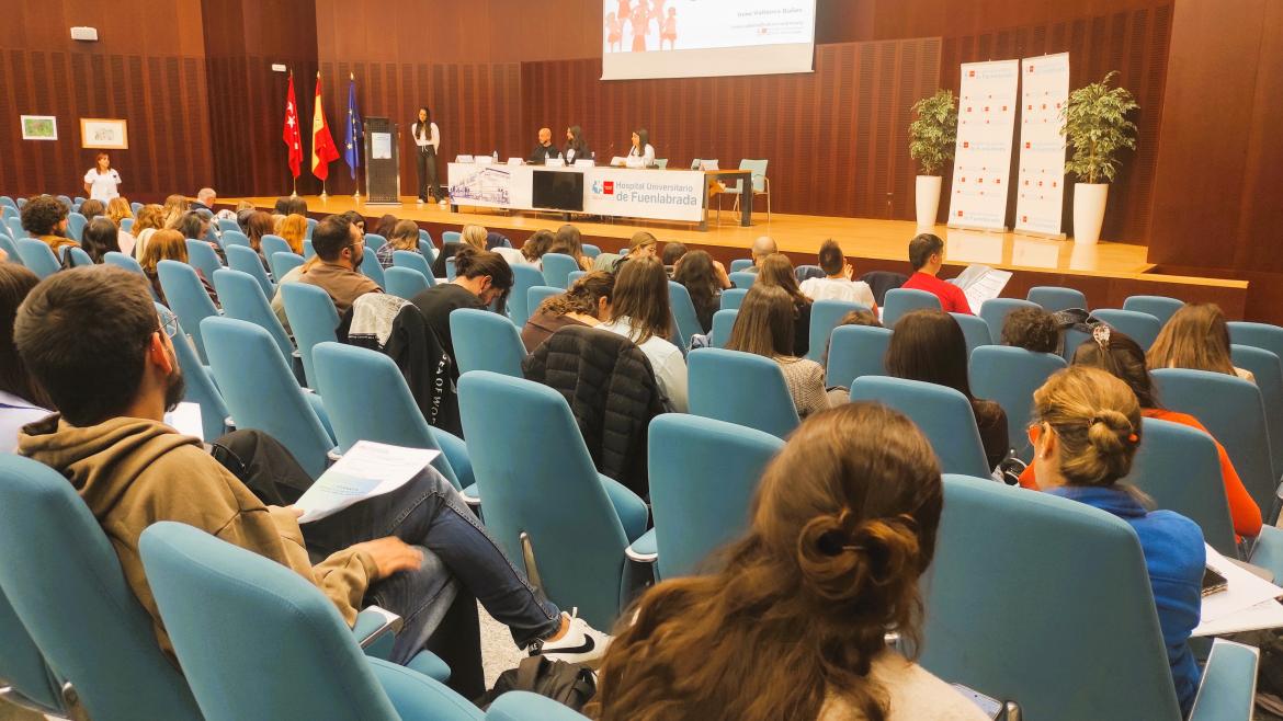 I Jornada de Proyectos de Investigación en Salud Mental del Área Sur Personas sentadas en un salón de actos