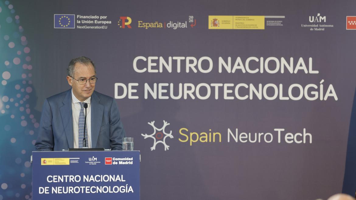 La Comunidad de Madrid firma el protocolo para albergar el Centro Nacional de Neurotecnología, que comenzará a funcionar en 2023 El vicepresidente durante la firma del protocolo
