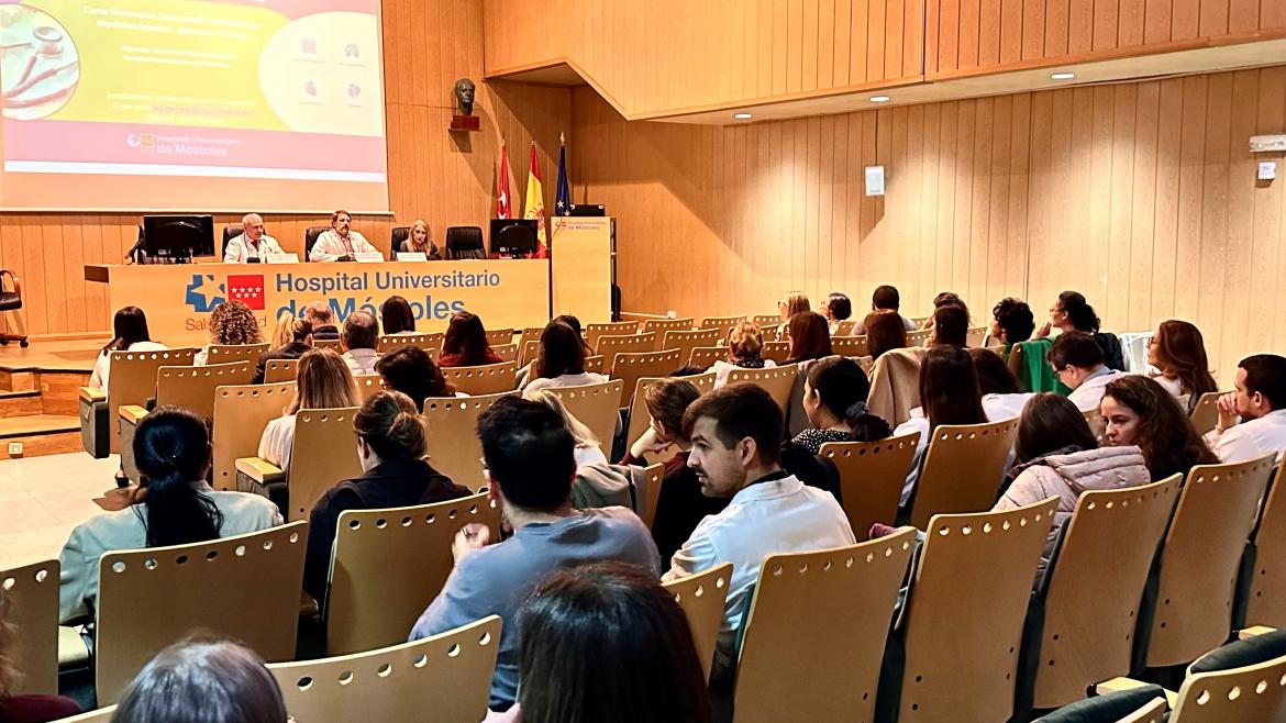 Vista general del salón de actos durante el Curso
