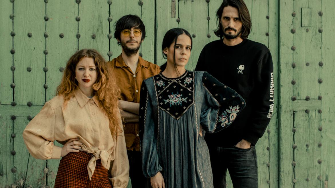 La cantante de flamenco con su banda