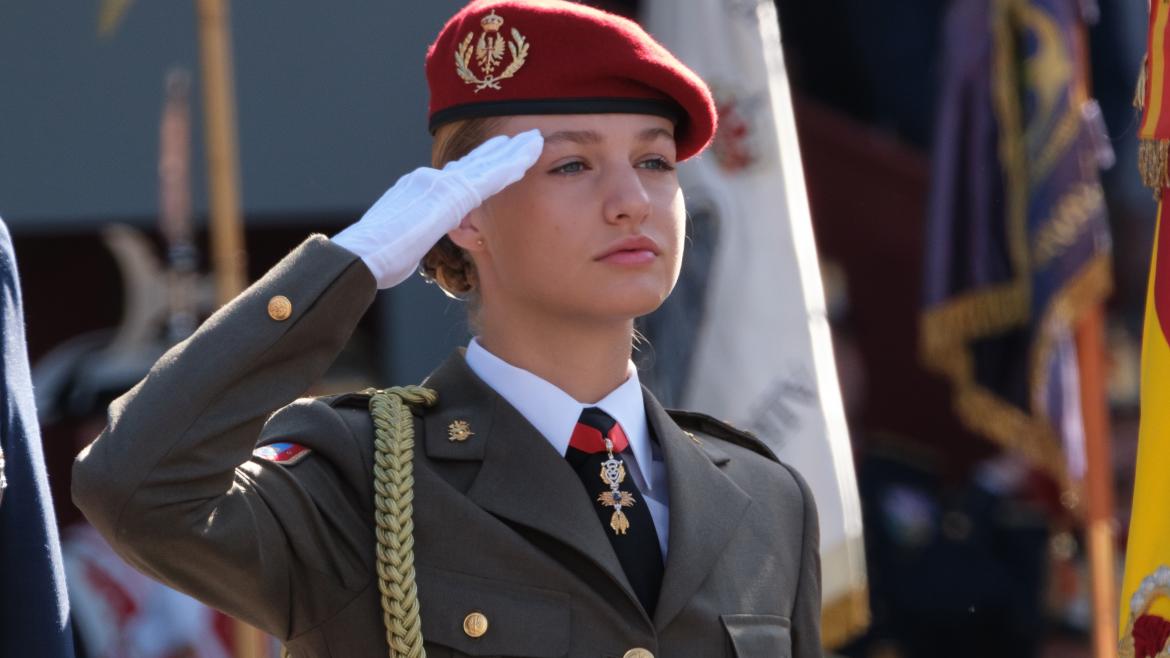 Díaz Ayuso entregará la Medalla de Oro de la Comunidad de Madrid a Su Alteza Real la Princesa de Asturias La princesa saluda en un acto