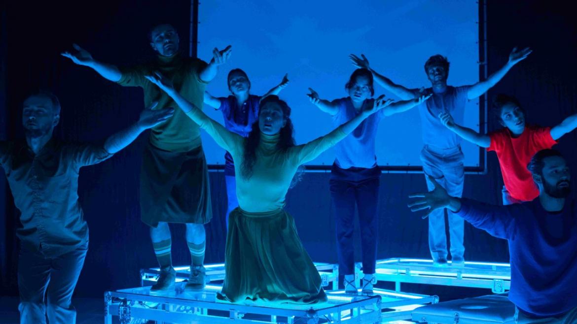 Una compañía de Ann Van Den Broek