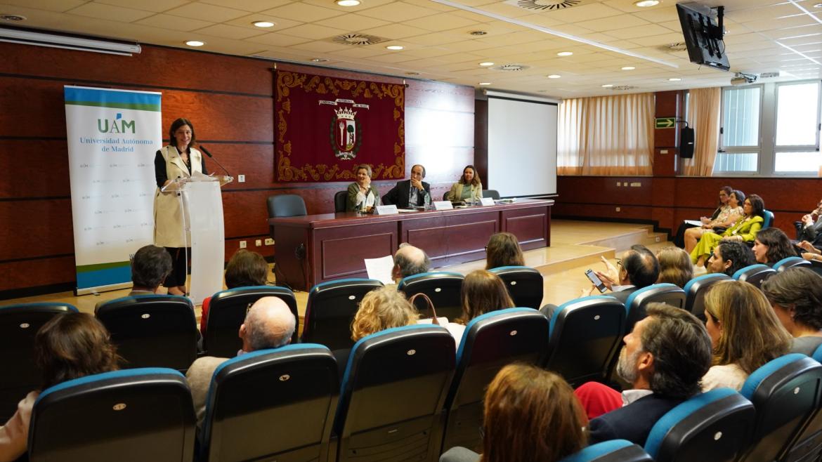 La Atención Primaria de la Comunidad recibe tres reconocimientos de la Universidad Autónoma de Madrid por su labor en la formación de alumnos Acto de entrega de reconocimientos de la Universidad Autónoma de Madrid