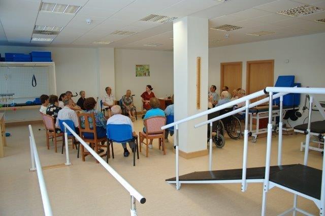 Grupo personas mayores en un centro de día