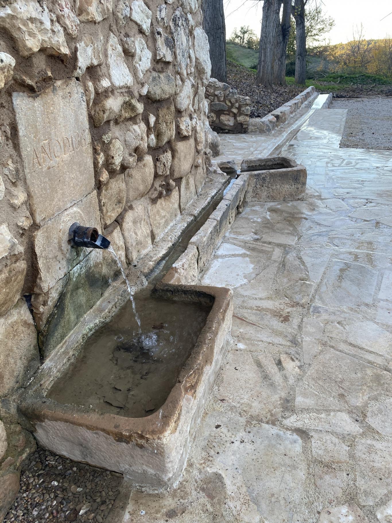 fuente valdezarza restaurada