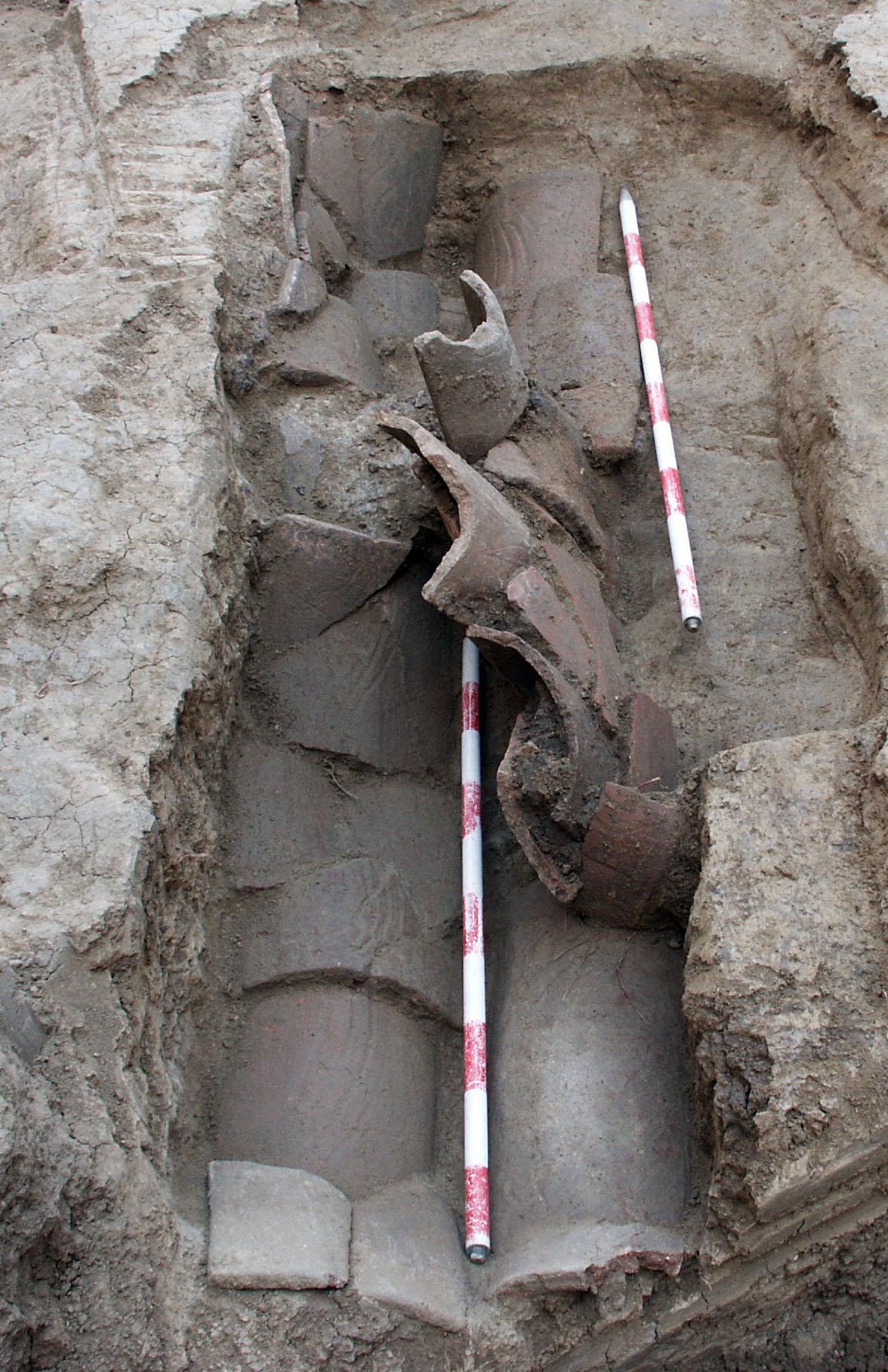 Imagen Proceso de excavación de una tumba