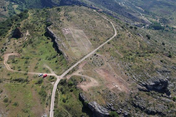 Imagen de la vista aérea de la plataforma superior del Yacimiento de la Dehesa de la Oliva