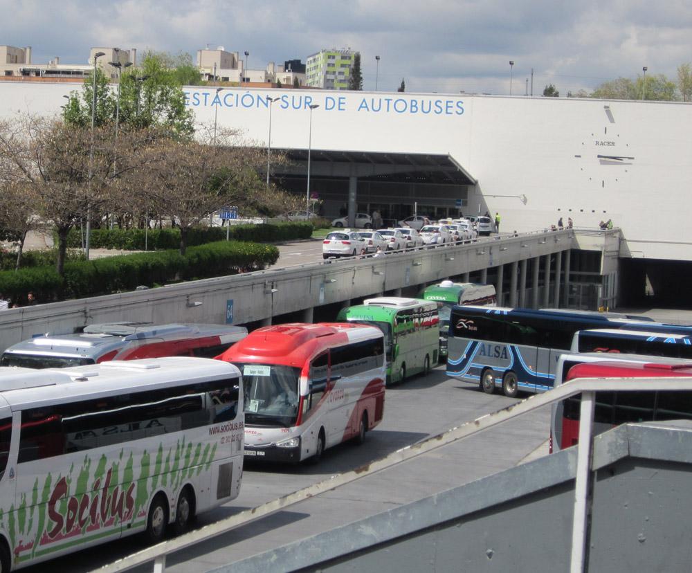 Autobuses saliendo de Méndez Álvaro