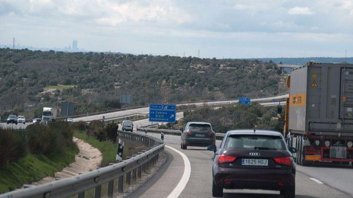 Coches circulando por la M-513