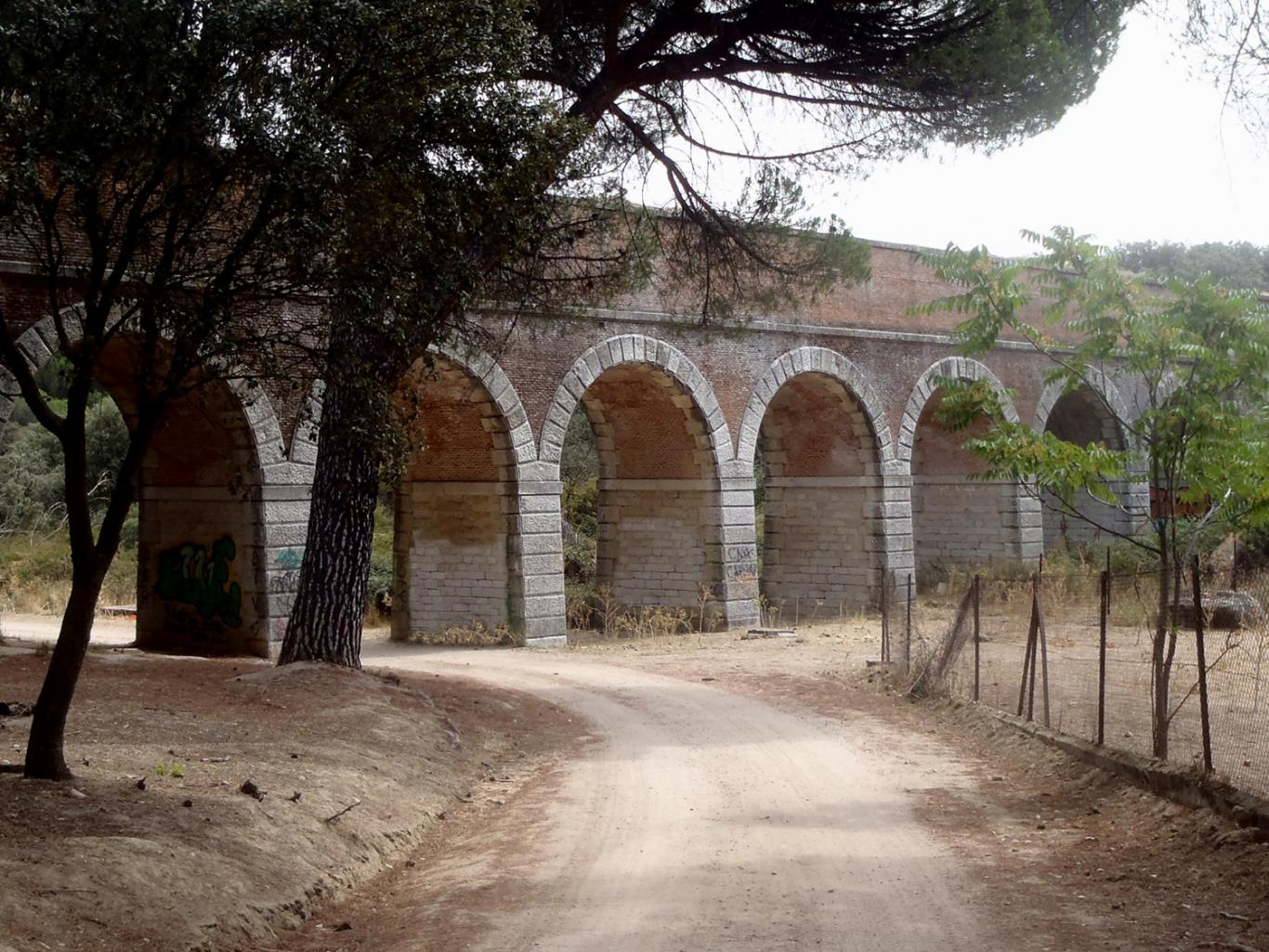 Acueducto en el monte de Valdelatas