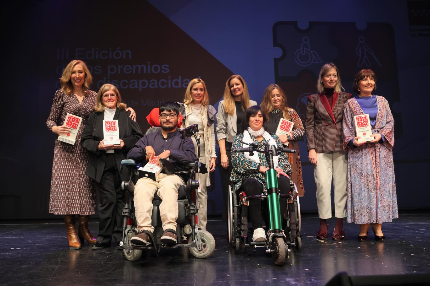 Dávila preside el acto de entrega de los III Premios de la Discapacidad La consejera Ana Dávila durante la entrega de los premios