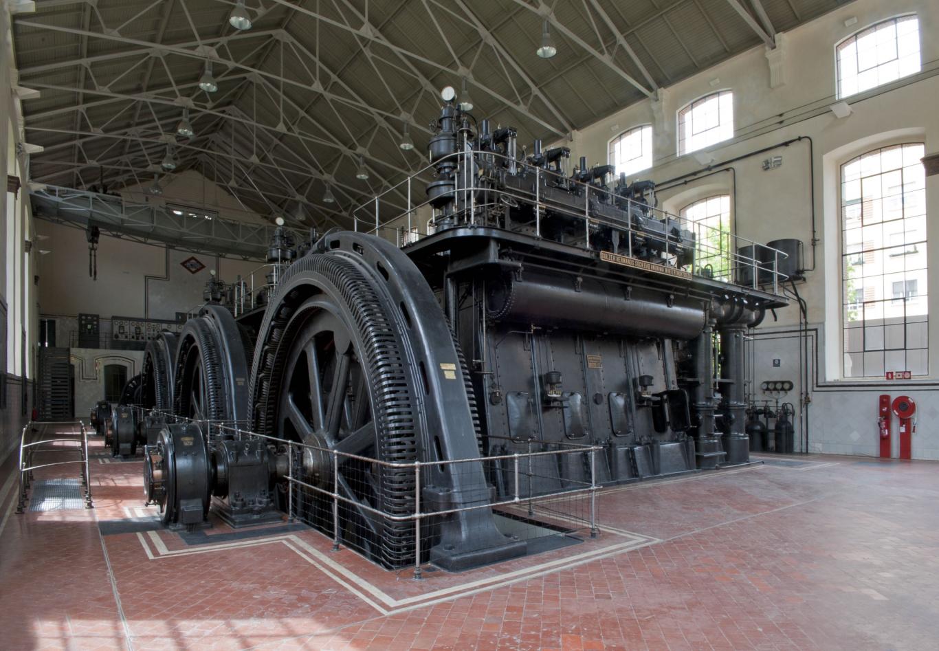 Sañla de máquinas de la Antigua Central Eléctrica de Pacífico, en Madrid La Antigua Central Eléctrica de Pacífico, en Madrid