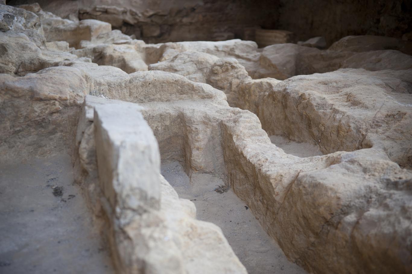 Necrpolis de la iglesia parroquial de Santo Domingo de Silos en Prádena del Rincón  La iglesia parroquial de Santo Domingo de Silos en Prádena del Rincón
