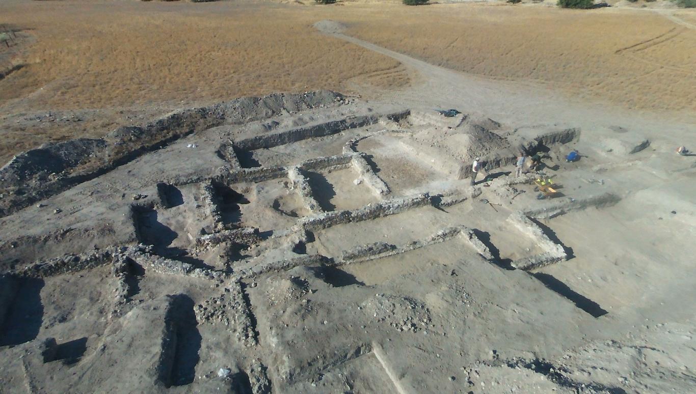 Vista aérea del yacimiento La Torrecilla durante los trabajos de excavación vista aérea de un yacimiento arqueológico