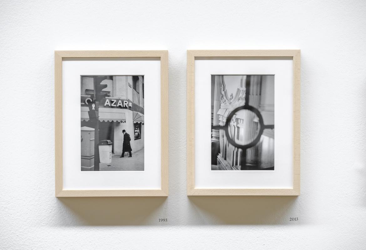 Detalle de dos fotografías expuestas en la exposición Madrid Bernard Plossu
