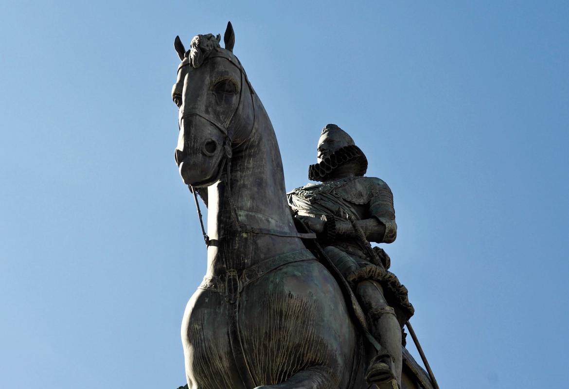 Monumento Ecuestre al Rey Felipe III, en la Plaza Mayor de Madrid Monumento Ecuestre al Rey Felipe III